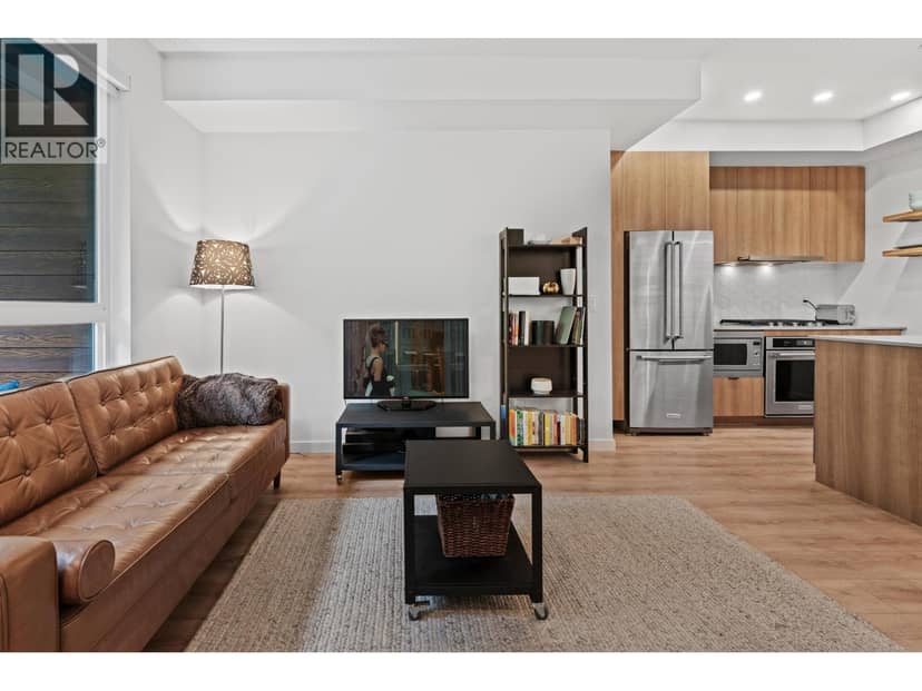 29 533 E 3RD STREET, North Vancouver, photo 3