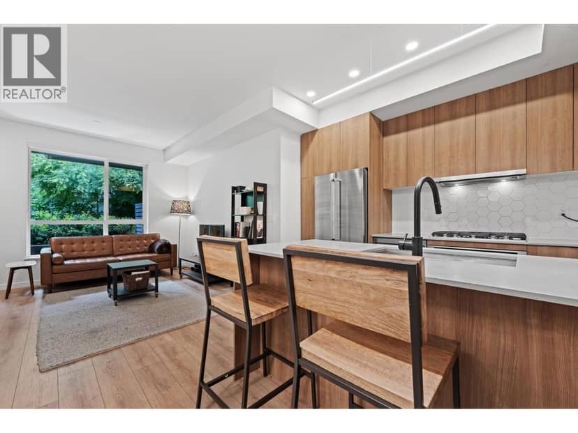29 533 E 3RD STREET, North Vancouver, photo 8