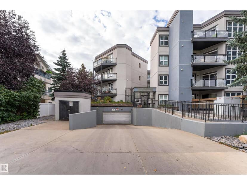 #104 11933 106 AV NW, Edmonton