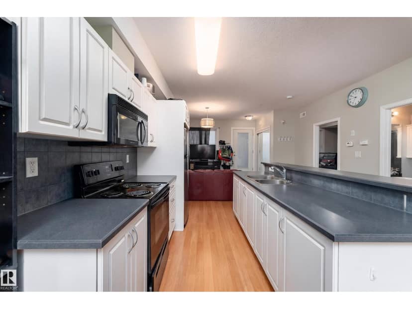 #104 11933 106 AV NW, Edmonton, photo 8