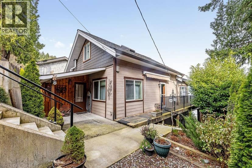 790 MARINE DRIVE, Gibsons
