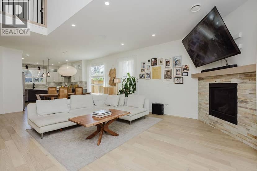 531 JORDAN WAY, Gibsons