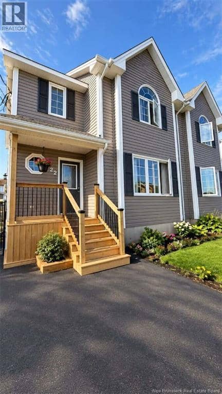 22 Coachmen Street — photo 2 of 35