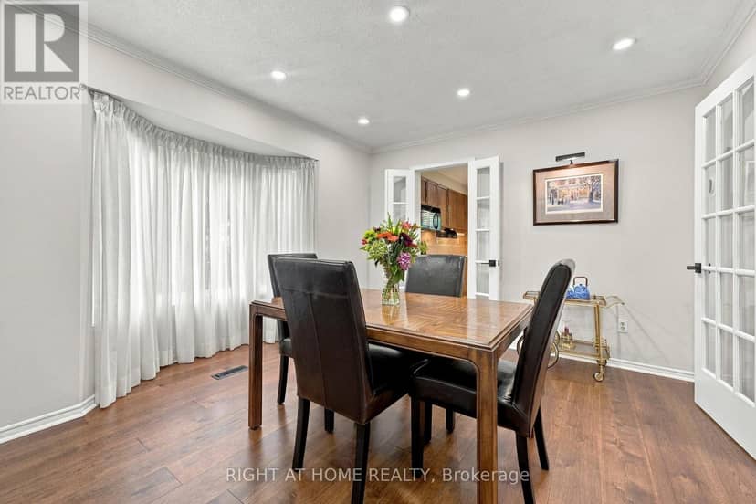 20 Mowat Court — photo 13 of 40