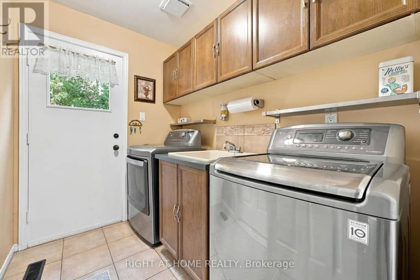 20 Mowat Court — photo 23 of 40