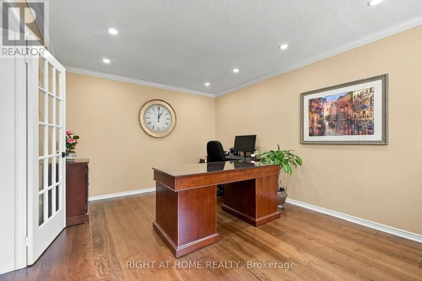 20 Mowat Court — photo 9 of 40