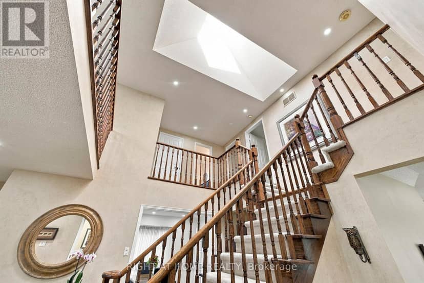20 Mowat Court — photo 7 of 40