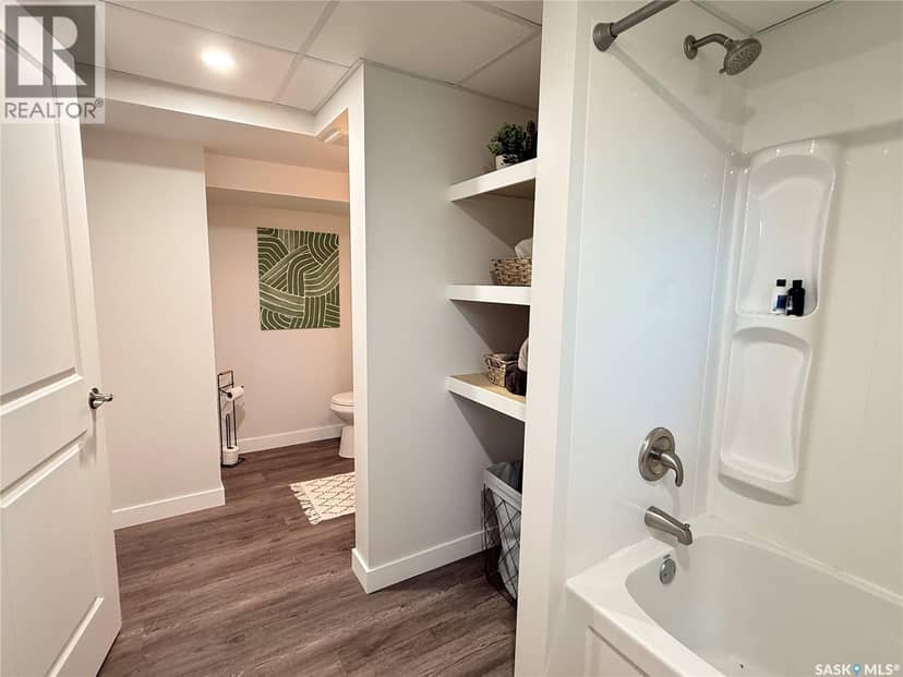 212 Ash DRIVE — photo 20 of 28