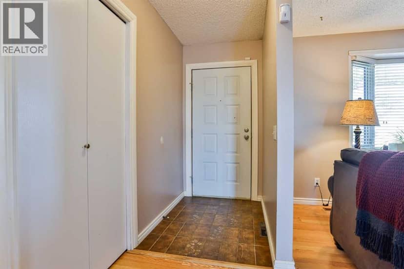 425 Cottonwood Drive — photo 15 of 32