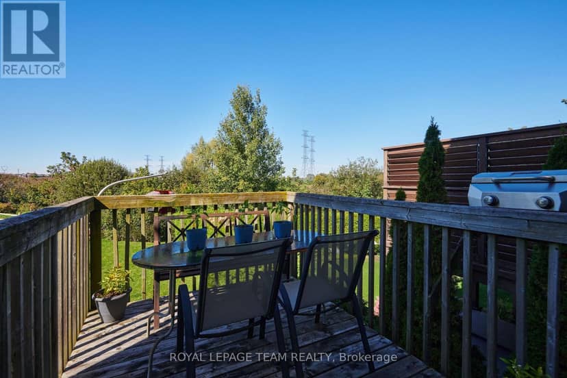 1076 Northgraves Crescent — photo 17 of 38