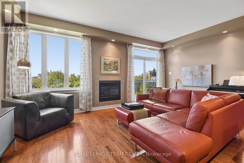 1076 Northgraves Crescent — photo 7 of 38