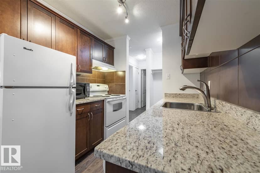 #102 10633 81 AV NW, Edmonton, photo 4