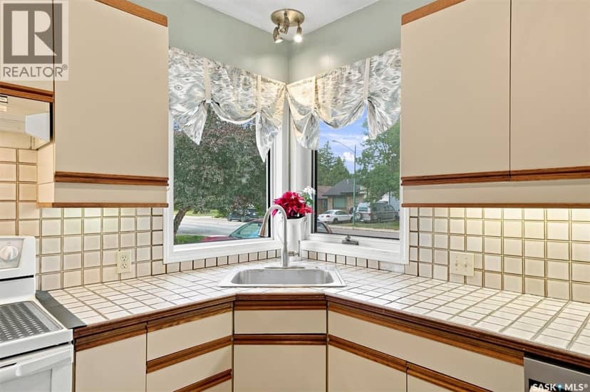 416 Willow STREET E — photo 13 of 40