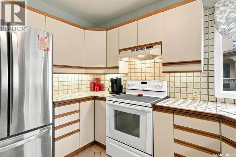 416 Willow STREET E — photo 14 of 40