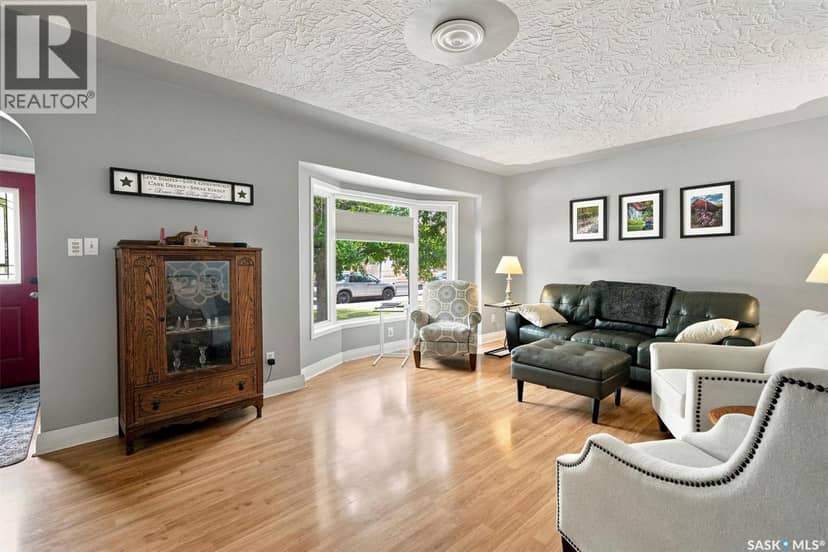 416 Willow STREET E — photo 5 of 40