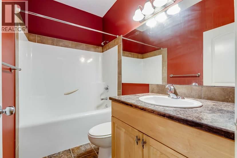 115 Strathmore Lakes Common — photo 21 of 40