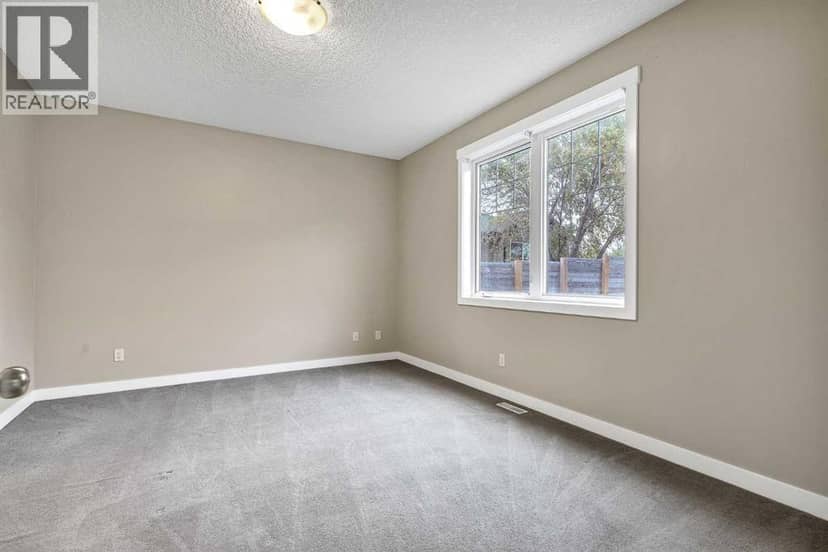 115 Strathmore Lakes Common — photo 13 of 40
