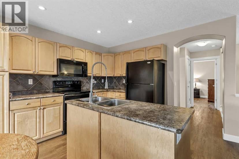 115 Strathmore Lakes Common — photo 37 of 40