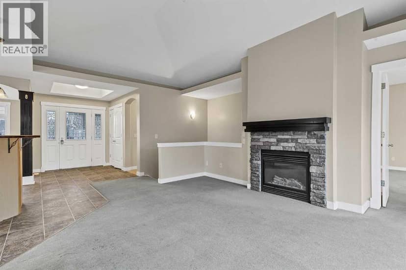 115 Strathmore Lakes Common — photo 11 of 40