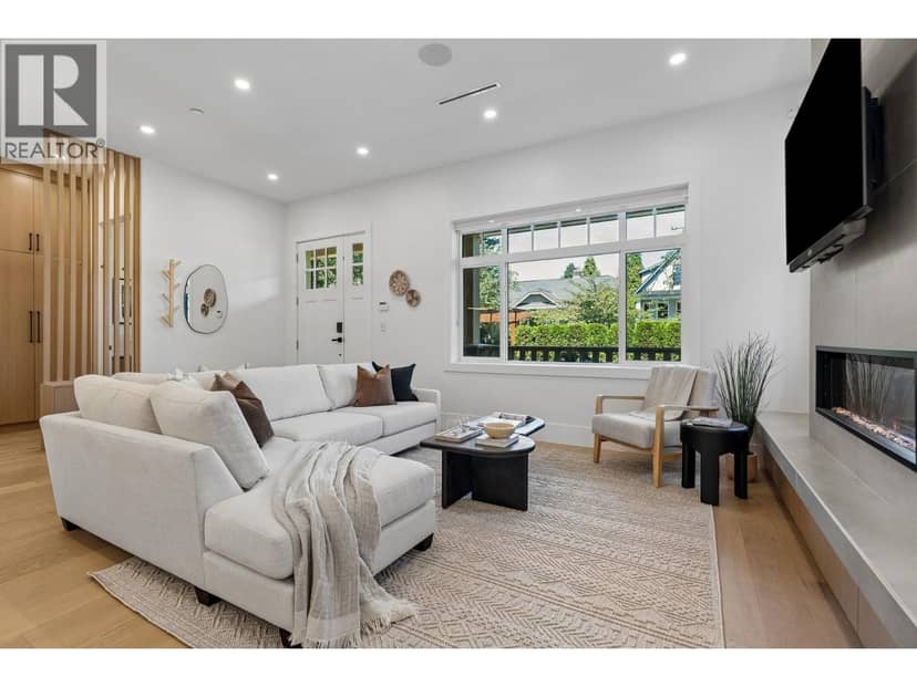 1234 E 19TH AVENUE, Vancouver