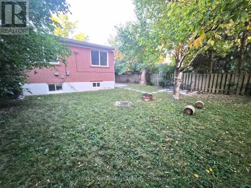 262 McConvey Drive, Richmond Hill, photo 3