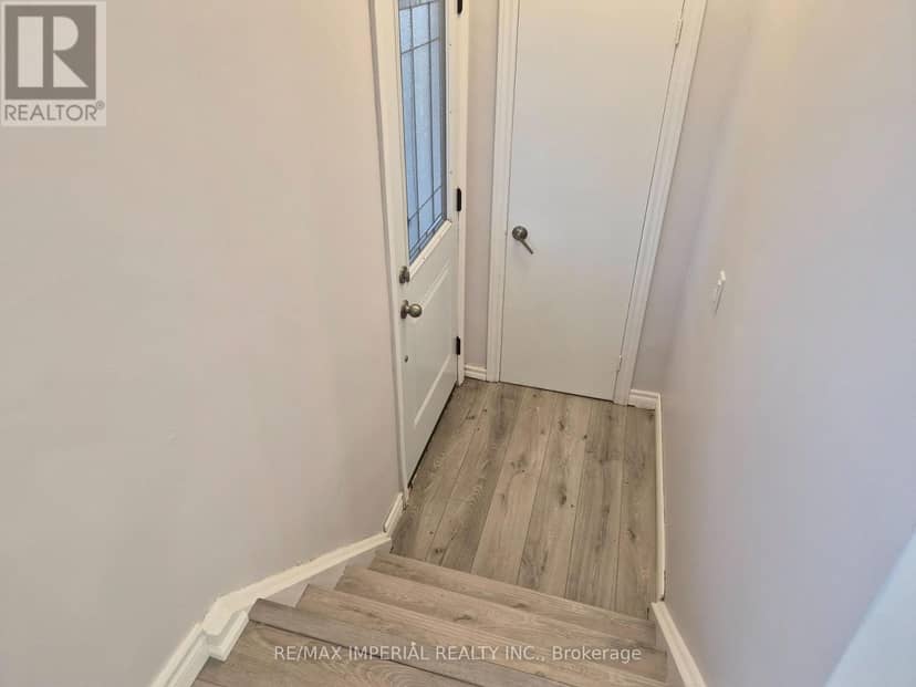 262 McConvey Drive, Richmond Hill, photo 5