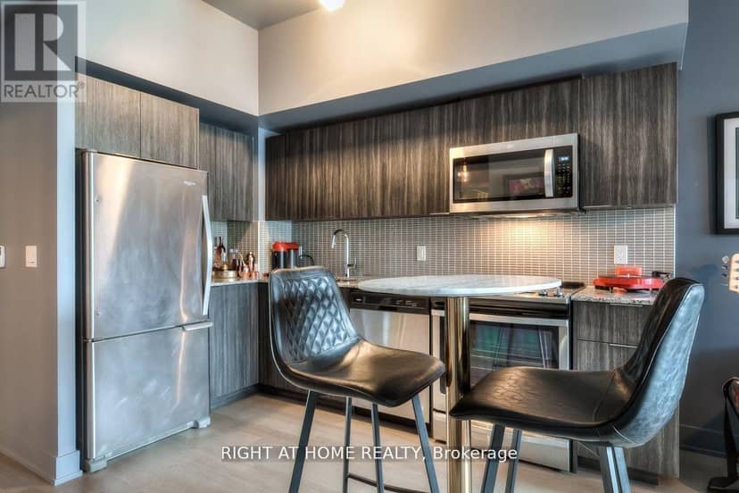 540 - 30 Shore Breeze Drive — photo 3 of 16