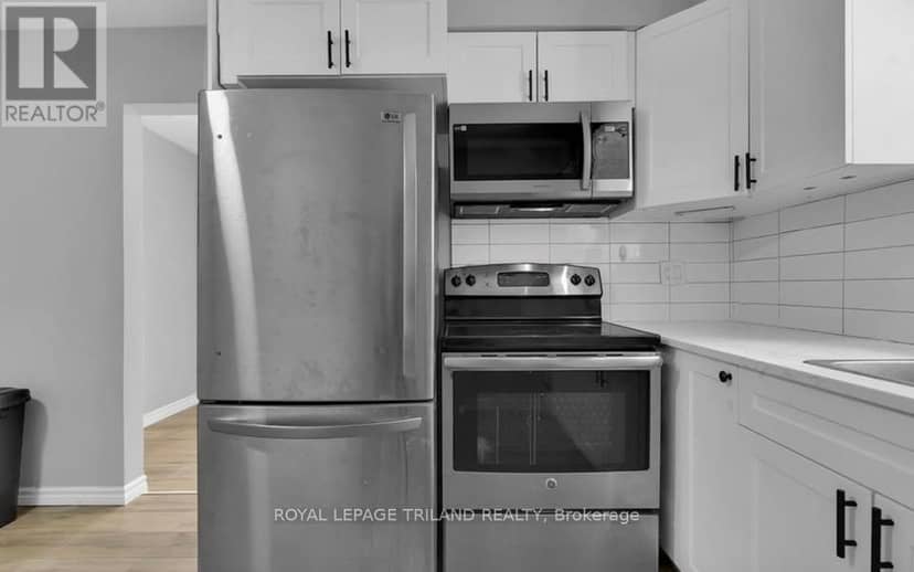 18.5 Adelaide Street S — photo 9 of 40