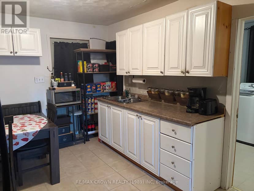Main & Basement - 261 Elm Street N, Timmins, photo 6