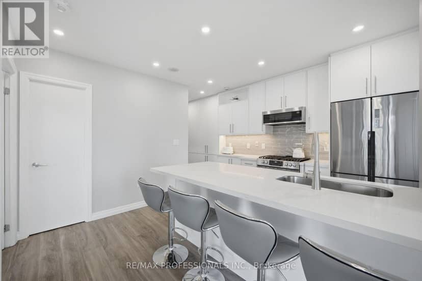 2603 - 3 Navy Wharf Court — photo 12 of 40