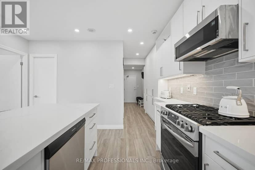 2603 - 3 Navy Wharf Court — photo 13 of 40