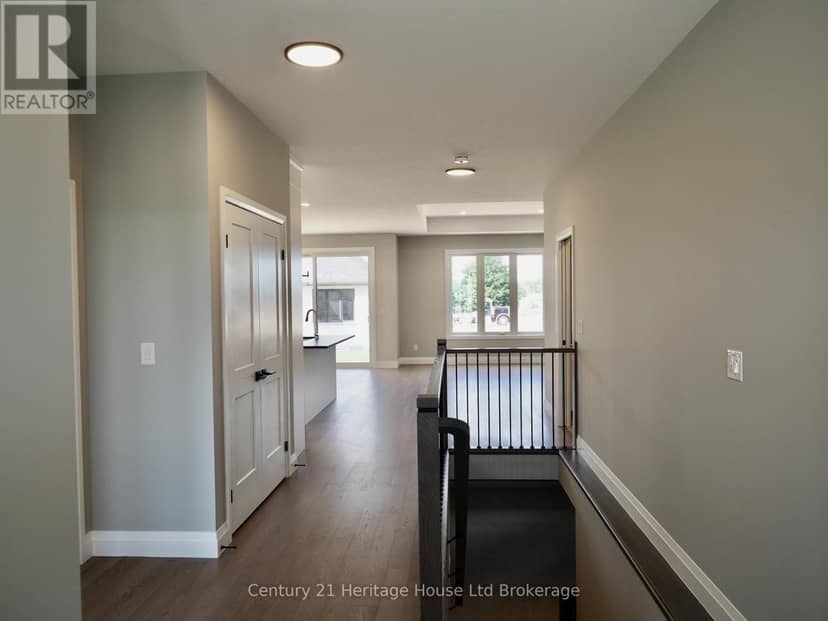 4 Bodwell Avenue — photo 12 of 20