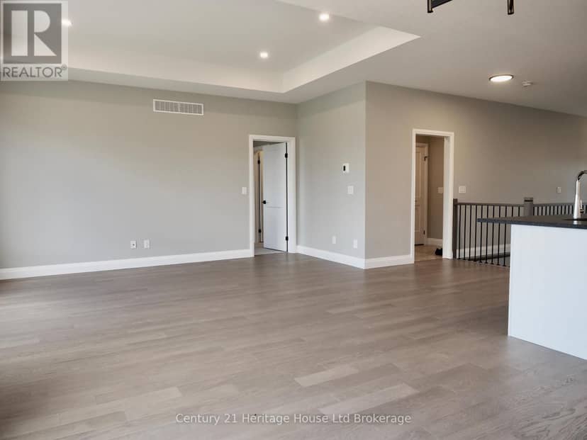 4 Bodwell Avenue — photo 4 of 20