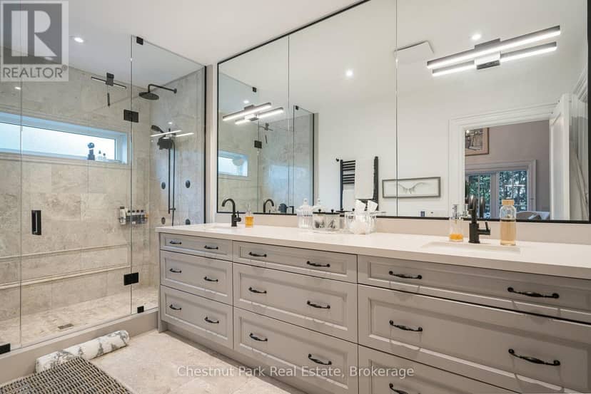 21 Elizabeth Street E — photo 23 of 40