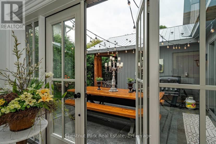 21 Elizabeth Street E — photo 17 of 40