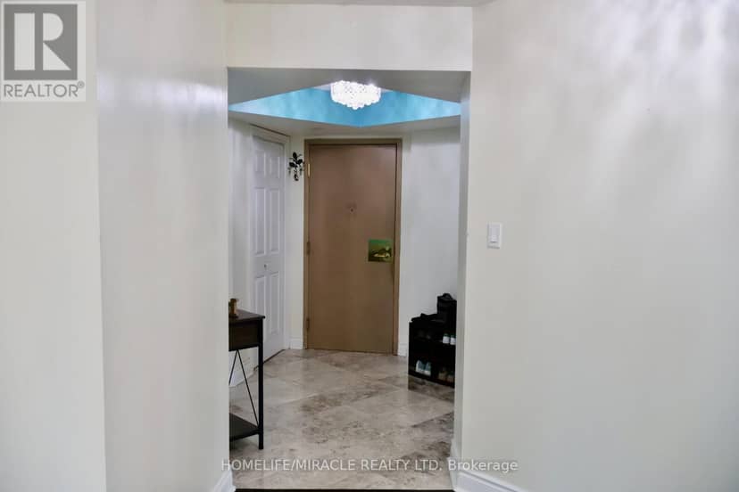 802 - 3233 Eglinton Avenue E — photo 5 of 29