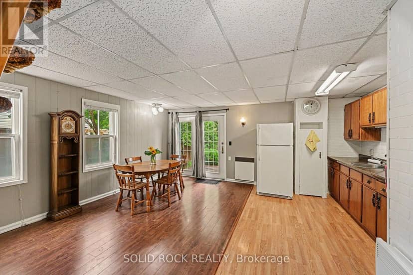 85 Renfrew Avenue W — photo 12 of 40