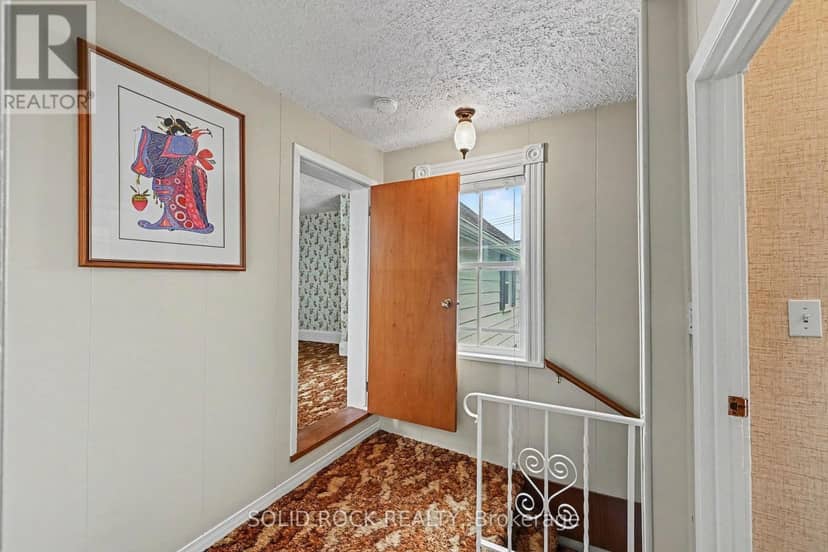 85 Renfrew Avenue W — photo 17 of 40