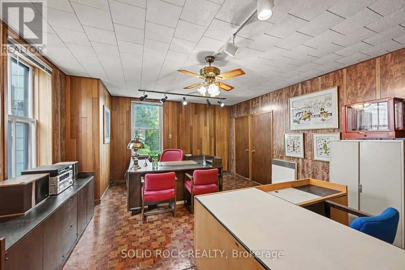 85 Renfrew Avenue W — photo 27 of 40