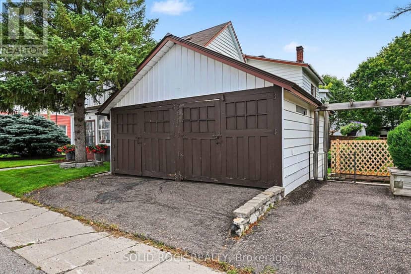 85 Renfrew Avenue W — photo 36 of 40