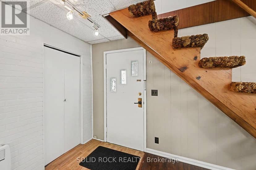 85 Renfrew Avenue W — photo 8 of 40