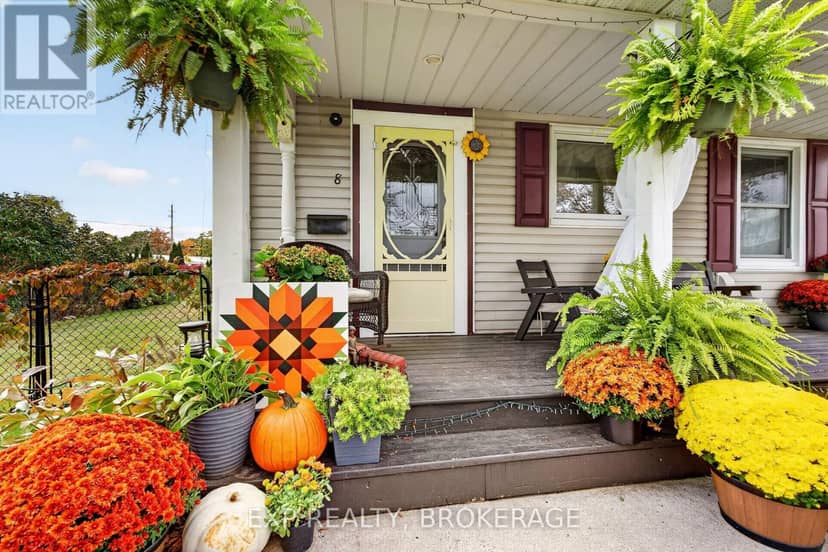 8 Ortona Crescent, Prince Edward County, photo 4