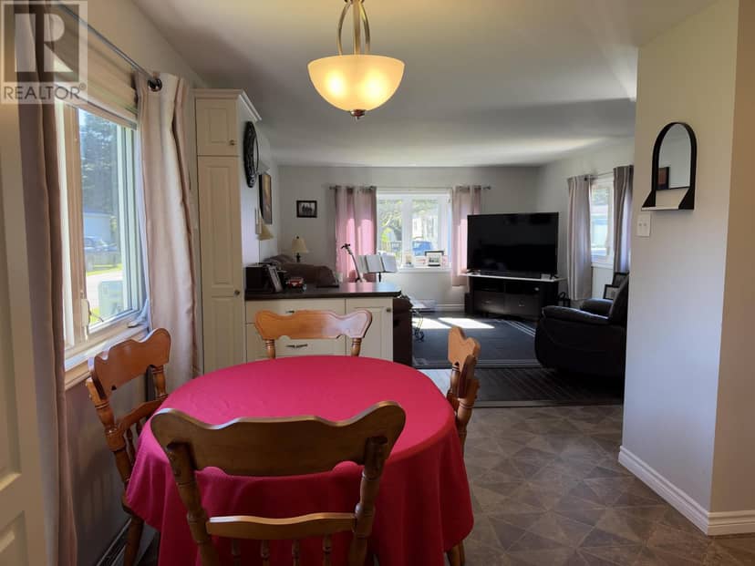 89 Evergreen Drive — photo 9 of 25