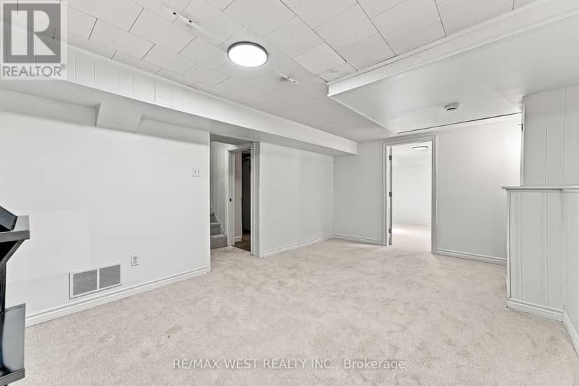 1271 Franklin Drive — photo 24 of 34