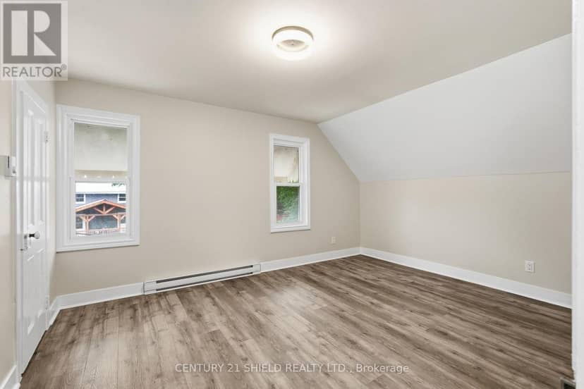 13 Oak Street — photo 29 of 40