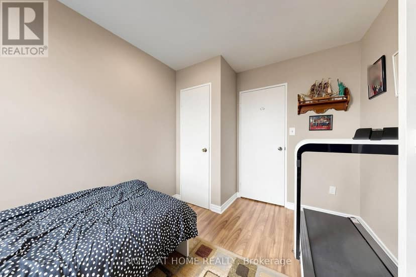 1116 - 15 Vicora Linkway — photo 20 of 40