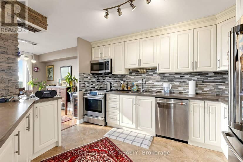 1116 - 15 Vicora Linkway — photo 5 of 40