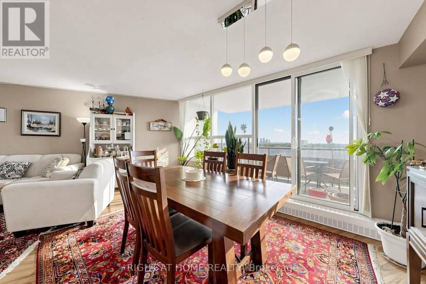 1116 - 15 Vicora Linkway — photo 9 of 40