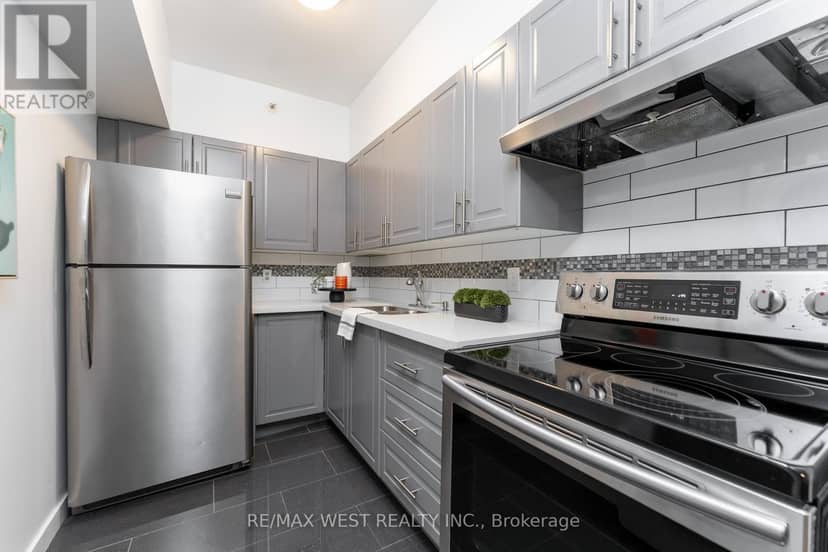 414 - 5800 Sheppard Avenue E — photo 3 of 36