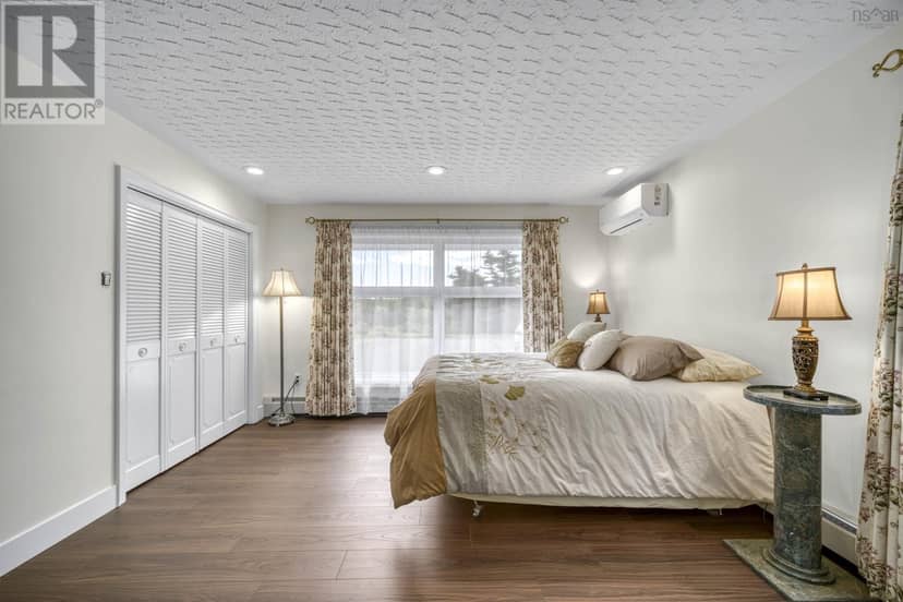 1007 Waverley Road — photo 26 of 40